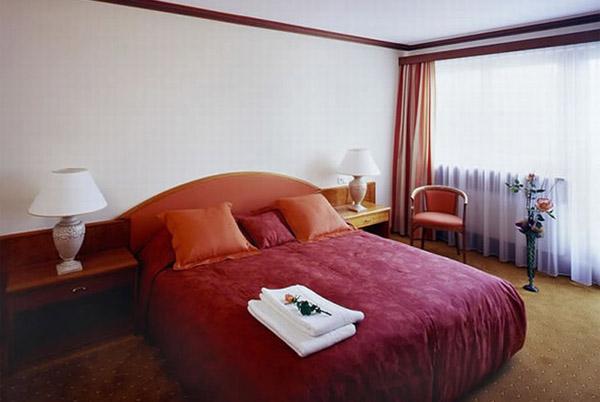 Bedroom of the penthouse suite