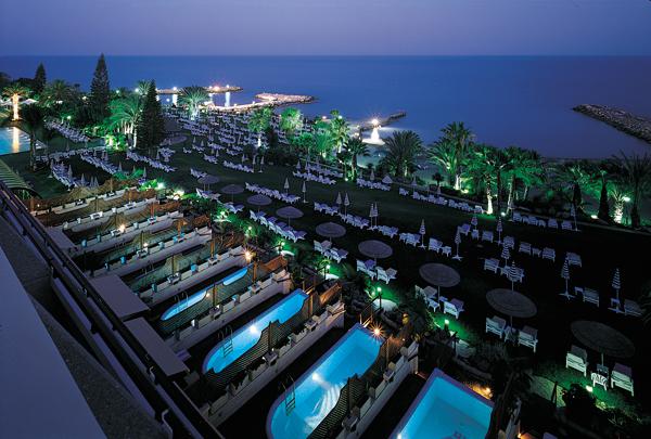 The Leading Hotels of the World Amathus HotelsJunior Suites Private Pools by night