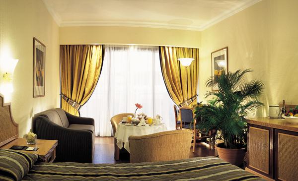 The Leading Hotels of the World Amathus HotelsFamily Room
