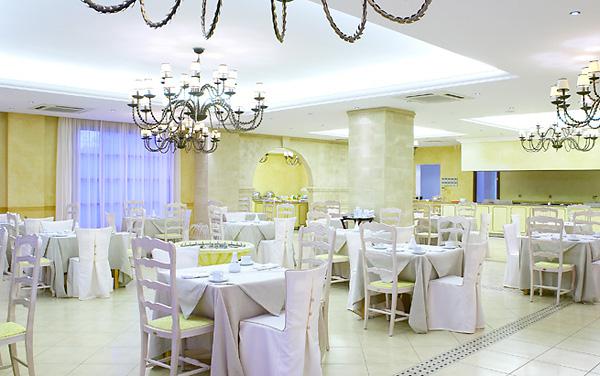 The Leading Hotels of the World Almantes International Restaurant