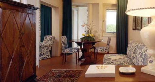 Relais & Ch&#226;teauxSuite and Junior Suite