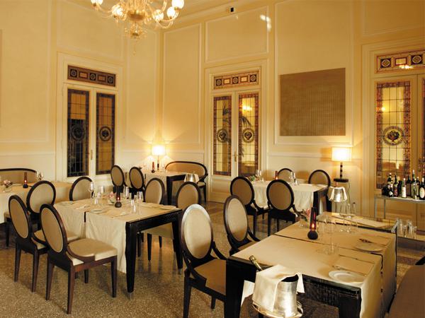 Small Luxury Hotels of the WorldEpoque HotelsRegina restaurant