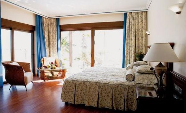 Great Hotels of the WorldGuest Room