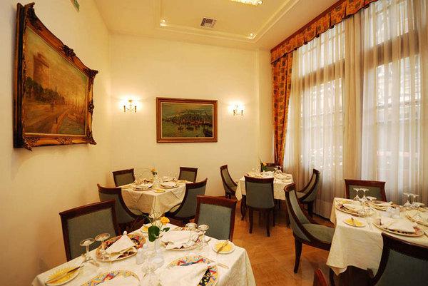 Bristol GroupBistro Bar Medusa