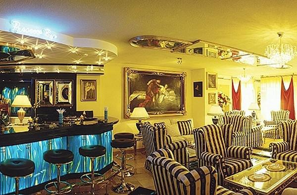 Hotellobby with Prosecco Bar