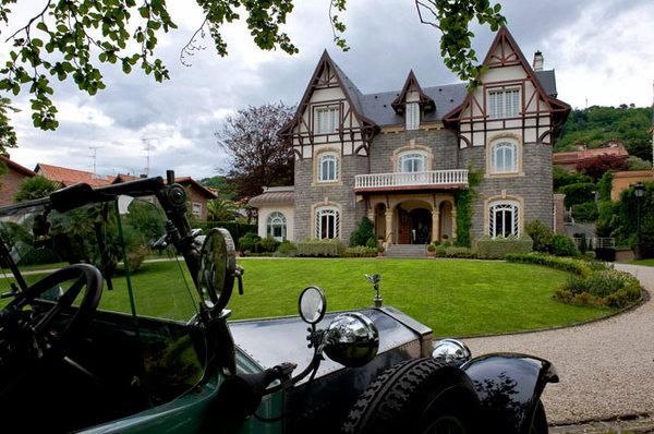 Epoque HotelsRolls Royce