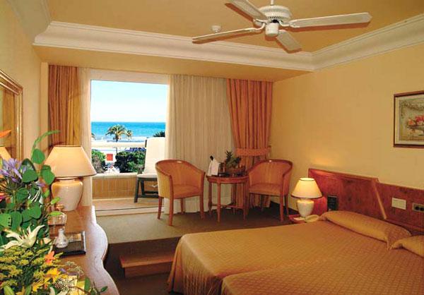 Riu Hotels & Resorts